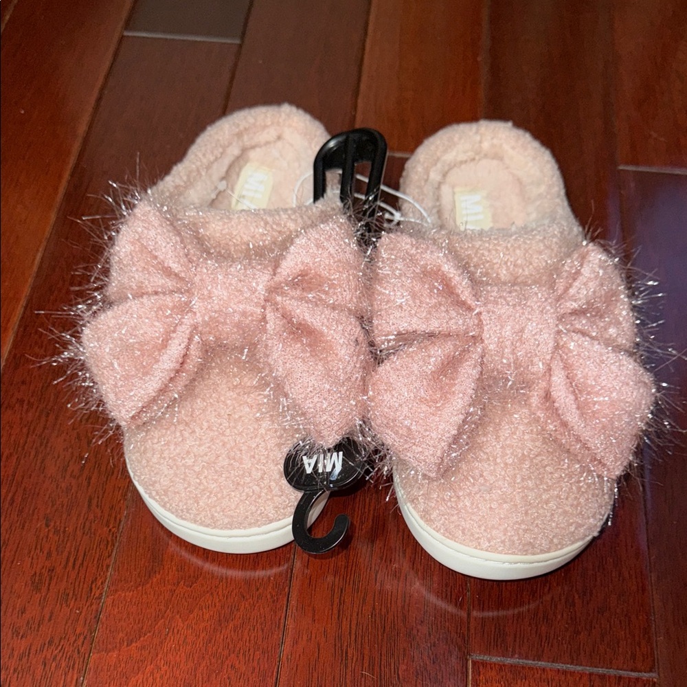 MIA Blush Fuzzy Bow Slippers